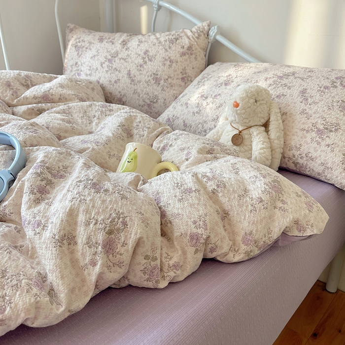 91家纺网 家纺一手货源 找家纺 贝扬思家纺 2026新款高品质A类泡芙纱普通款四件套-110g-(软软糯糯小红书推荐~) 柔紫碎花屿