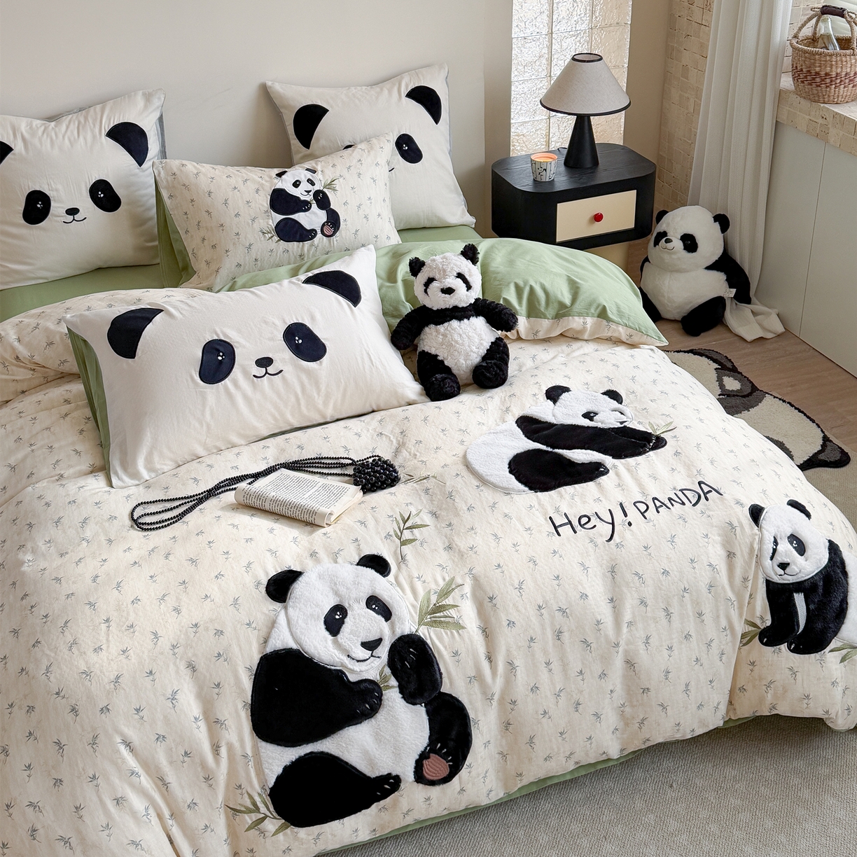 91家纺网 家纺一手货源 找家纺 （总）丽涵家纺 2026新款全棉纯棉双层纱印花贴布绣四件套-熊猫一家