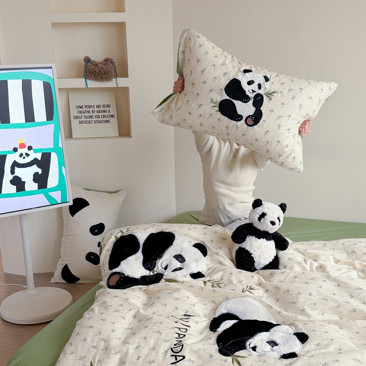 91家纺网 家纺一手货源 找家纺 （总）丽涵家纺 2026新款全棉纯棉双层纱印花贴布绣四件套-熊猫一家