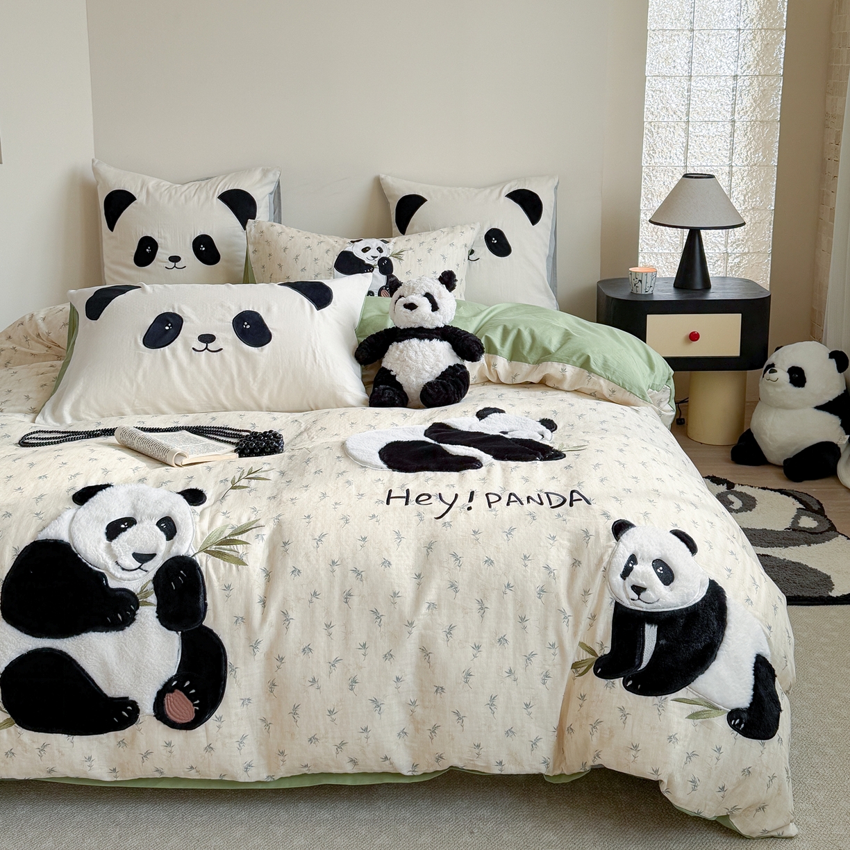 91家纺网 家纺一手货源 找家纺 （总）丽涵家纺 2026新款全棉纯棉双层纱印花贴布绣四件套-熊猫一家