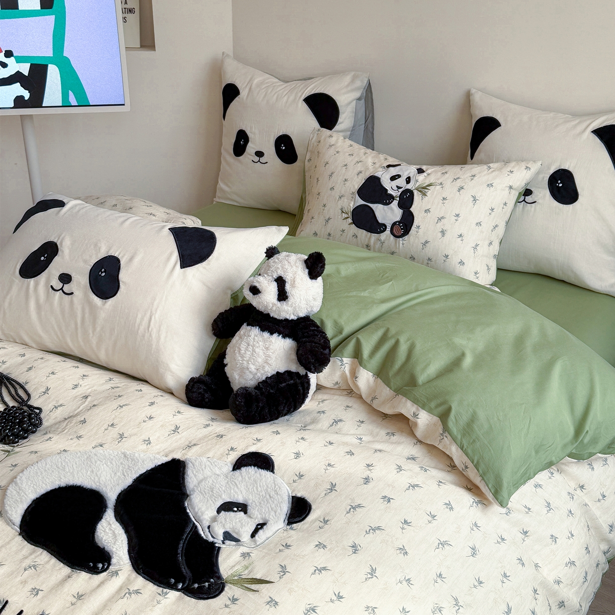 91家纺网 家纺一手货源 找家纺 （总）丽涵家纺 2026新款全棉纯棉双层纱印花贴布绣四件套-熊猫一家