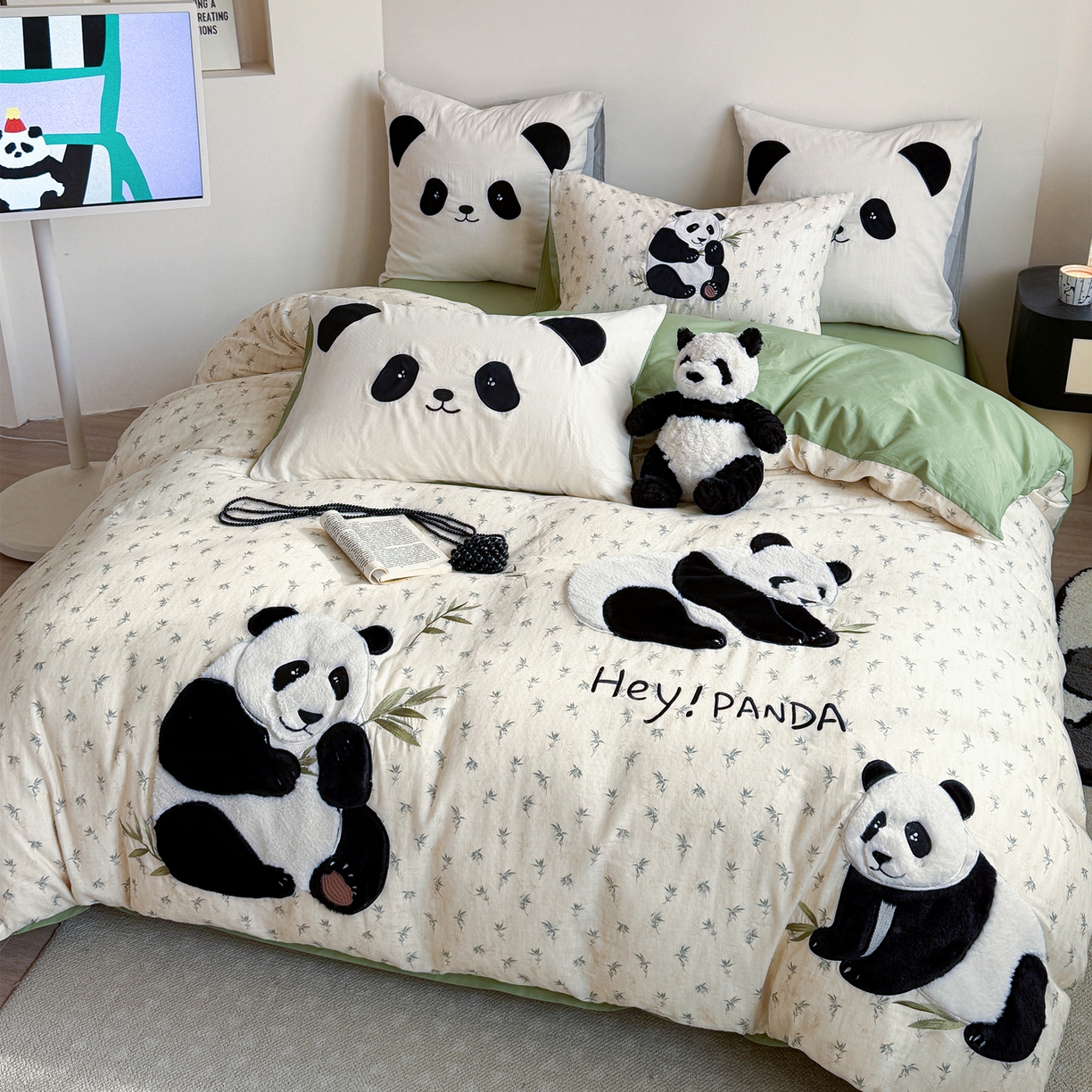 91家纺网 家纺一手货源 找家纺 （总）丽涵家纺 2026新款全棉纯棉双层纱印花贴布绣四件套-熊猫一家