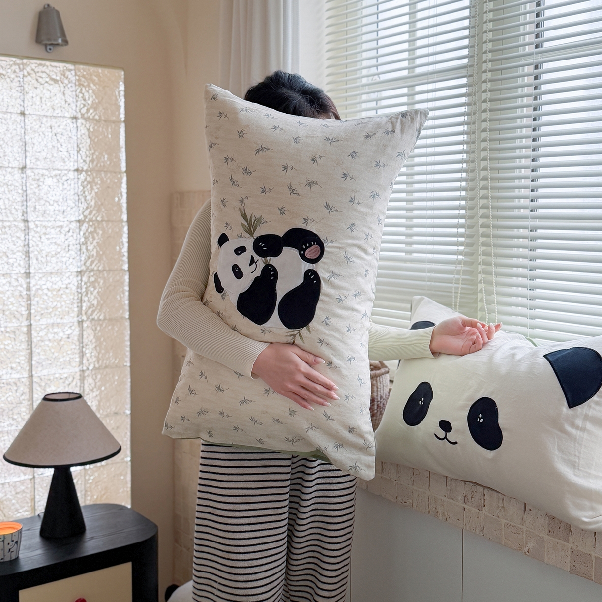 91家纺网 家纺一手货源 找家纺 丽涵家纺 2026新款全棉纯棉双层纱印花贴布绣四件套-熊猫一家 熊猫一家-绿