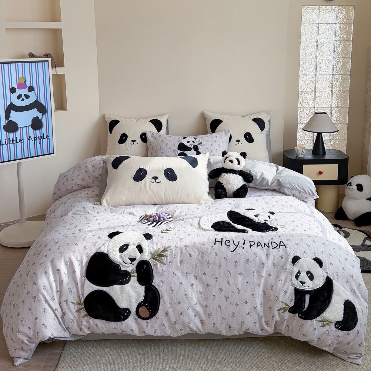 91家纺网 家纺一手货源 找家纺 丽涵家纺 2026新款全棉纯棉双层纱印花贴布绣四件套-熊猫一家 熊猫一家-灰