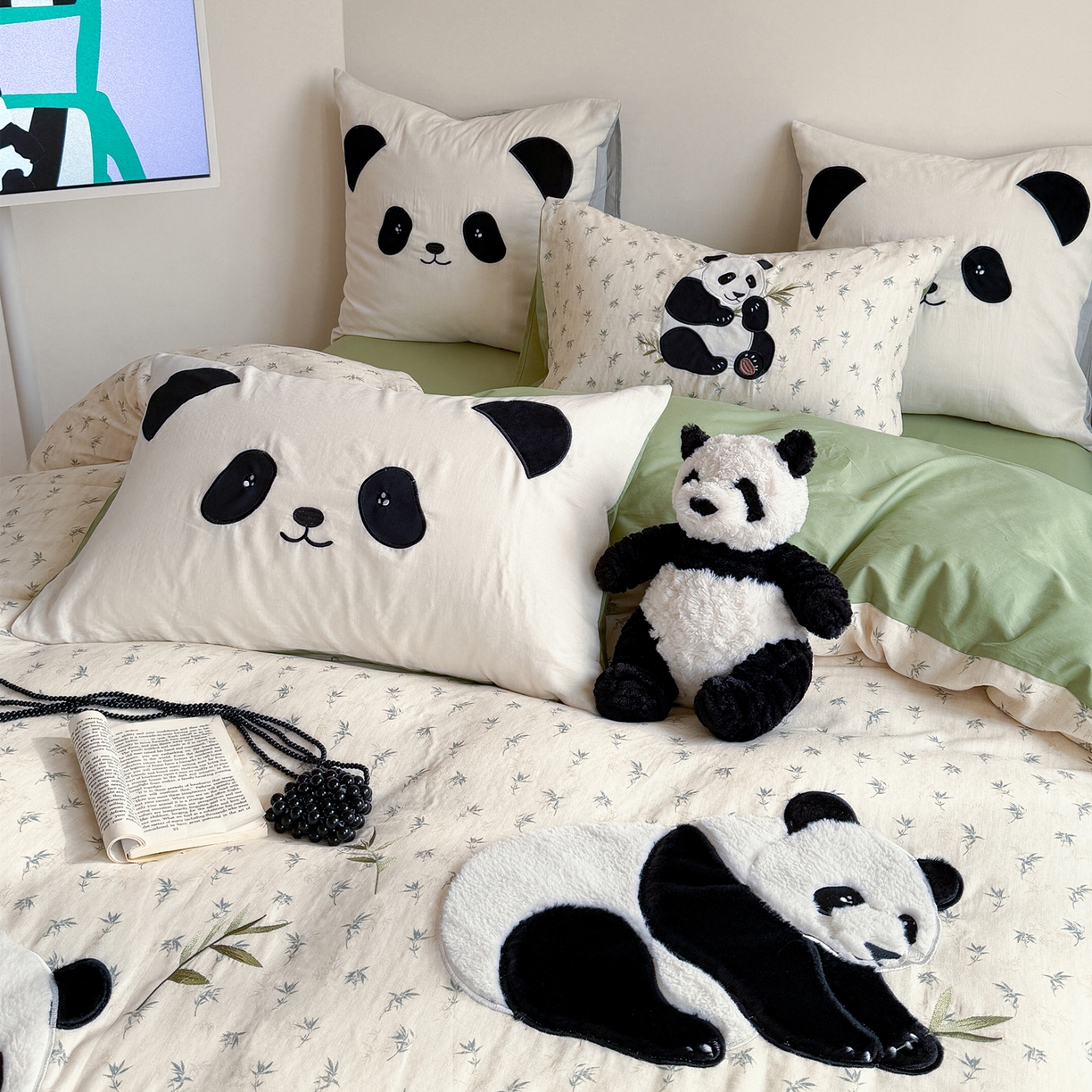 91家纺网 家纺一手货源 找家纺 丽涵家纺 2026新款全棉纯棉双层纱印花贴布绣四件套-熊猫一家 熊猫一家-绿