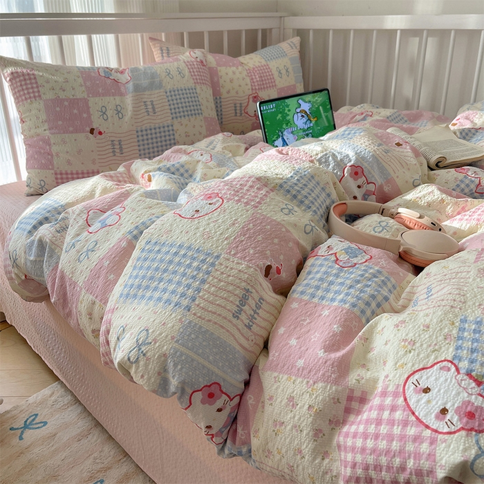 91家纺网 家纺一手货源 找家纺 贝扬思家纺 2026新款高品质A类泡芙纱普通款四件套-110g-(软软糯糯小红书推荐~) 甜喵块块