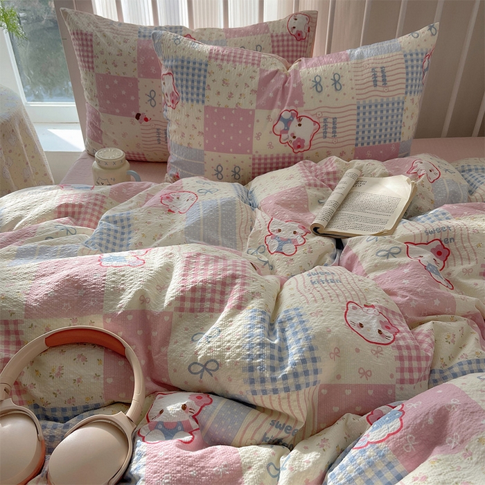 91家纺网 家纺一手货源 找家纺 贝扬思家纺 2026新款高品质A类泡芙纱普通款四件套-110g-(软软糯糯小红书推荐~) 甜喵块块