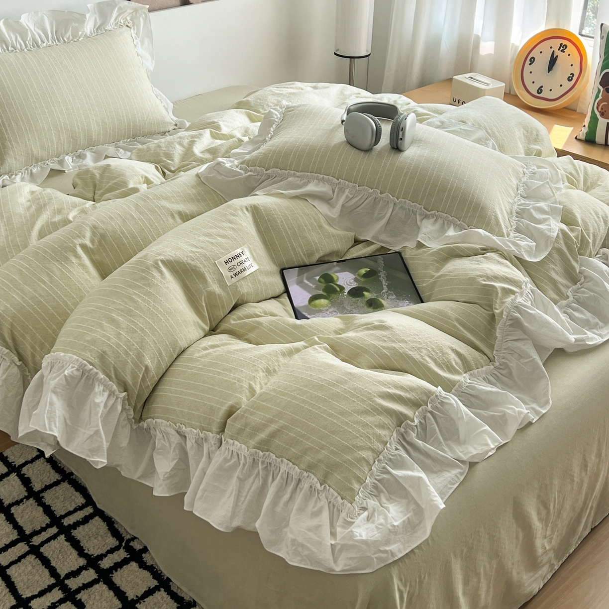 91家纺网 家纺一手货源 找家纺 晨曦家纺 2026新款荷叶花边泡芙纱提花四件套可水洗棉四件套少女风 抹茶奶绿