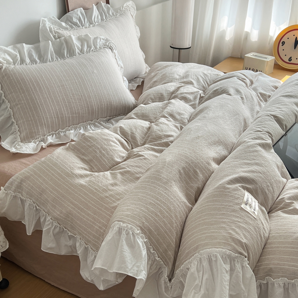 91家纺网 家纺一手货源 找家纺 晨曦家纺 2026新款荷叶花边泡芙纱提花四件套可水洗棉四件套少女风 焦糖奶芙