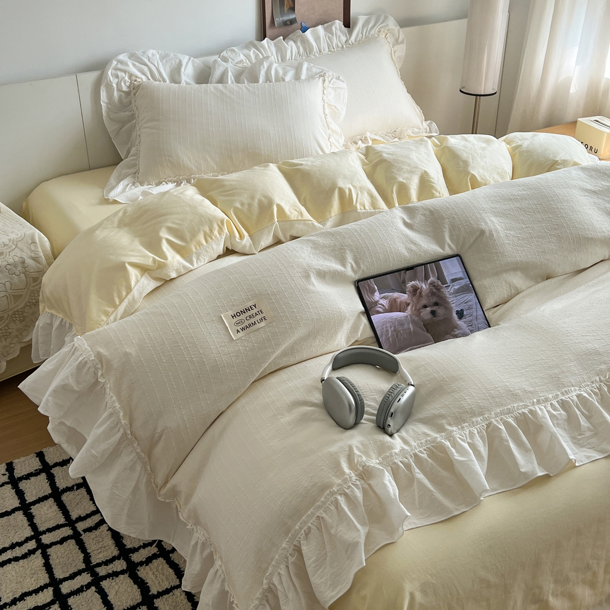 91家纺网 家纺一手货源 找家纺 晨曦家纺 2026新款荷叶花边泡芙纱提花四件套可水洗棉四件套少女风 黄油奶芙