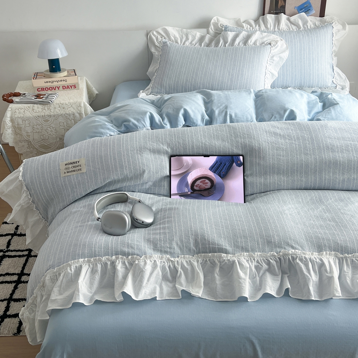 91家纺网 家纺一手货源 找家纺 晨曦家纺 2026新款荷叶花边泡芙纱提花四件套可水洗棉四件套少女风 海盐蓝