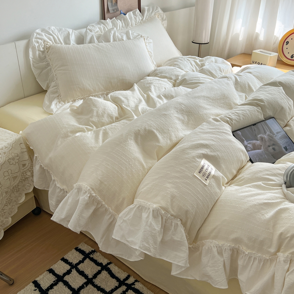 91家纺网 家纺一手货源 找家纺 晨曦家纺 2026新款荷叶花边泡芙纱提花四件套可水洗棉四件套少女风 黄油奶芙