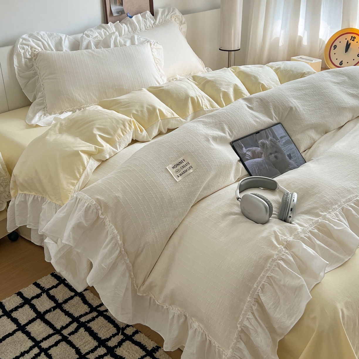 91家纺网 家纺一手货源 找家纺 晨曦家纺 2026新款荷叶花边泡芙纱提花四件套可水洗棉四件套少女风 黄油奶芙