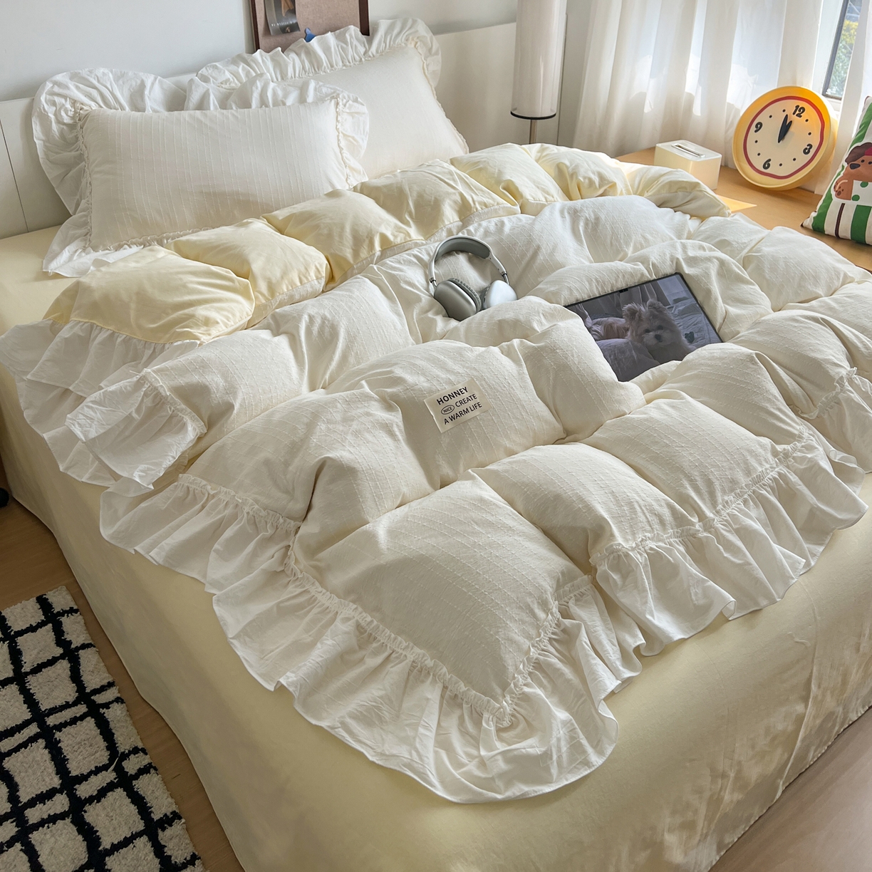 91家纺网 家纺一手货源 找家纺 晨曦家纺 2026新款荷叶花边泡芙纱提花四件套可水洗棉四件套少女风 黄油奶芙