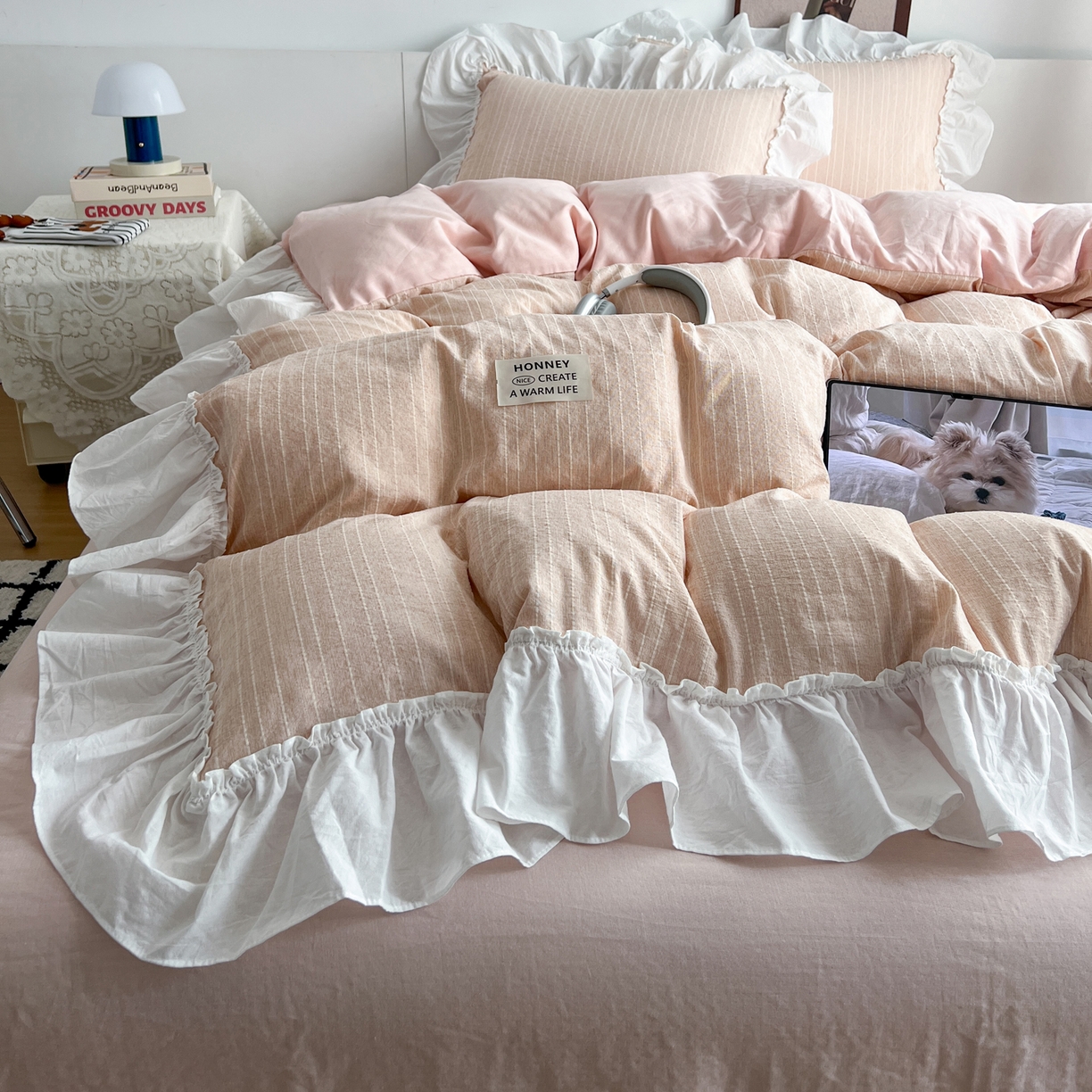 91家纺网 家纺一手货源 找家纺 晨曦家纺 2026新款荷叶花边泡芙纱提花四件套可水洗棉四件套少女风 樱花粉茶