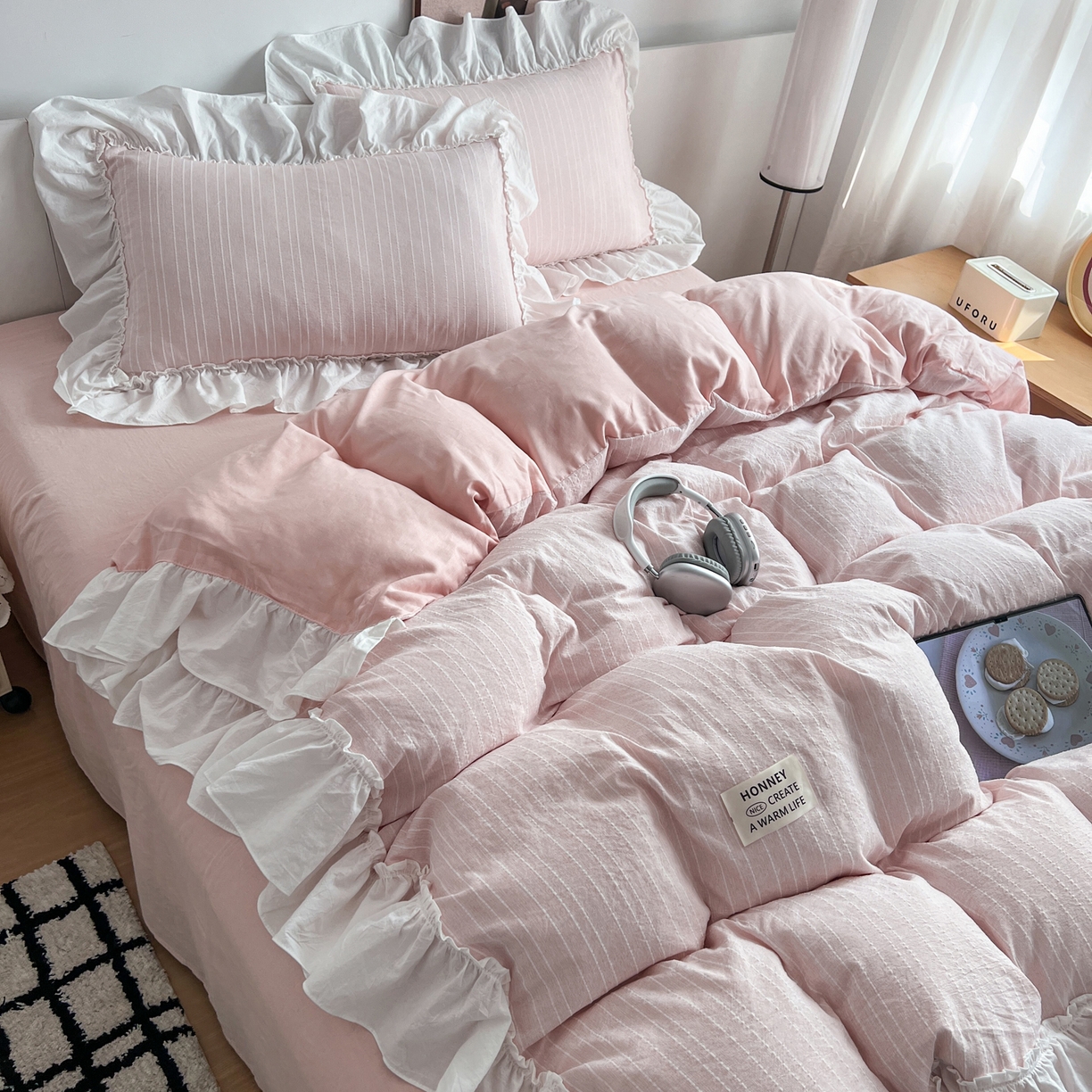 91家纺网 家纺一手货源 找家纺 晨曦家纺 2026新款荷叶花边泡芙纱提花四件套可水洗棉四件套少女风 蜜桃奶芙