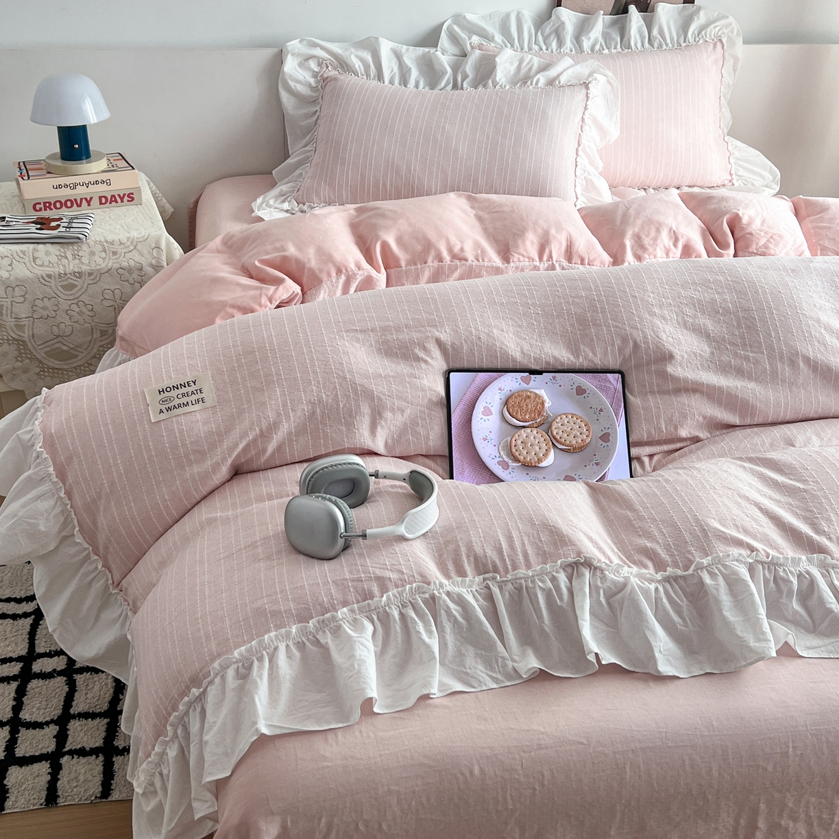 91家纺网 家纺一手货源 找家纺 晨曦家纺 2026新款荷叶花边泡芙纱提花四件套可水洗棉四件套少女风 蜜桃奶芙