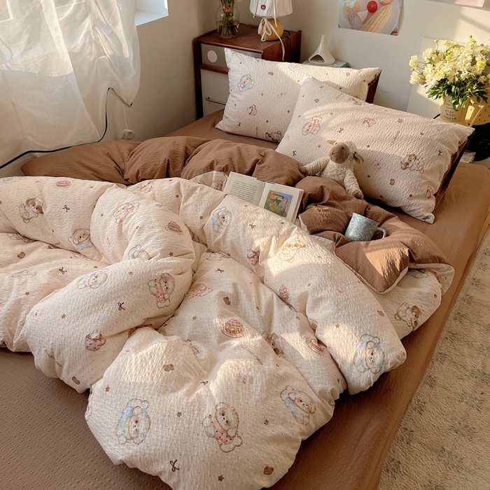 91家纺网 家纺一手货源 找家纺 贝扬思家纺 2026新款高品质A类泡芙纱普通款四件套-110g-(软软糯糯小红书推荐~) 甜品萌狗