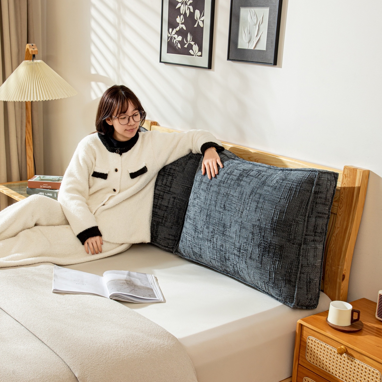 91家纺网 家纺一手货源 找家纺 沐沐家纺 2026新款葵花绒立体面包枕靠背靠垫 深灰