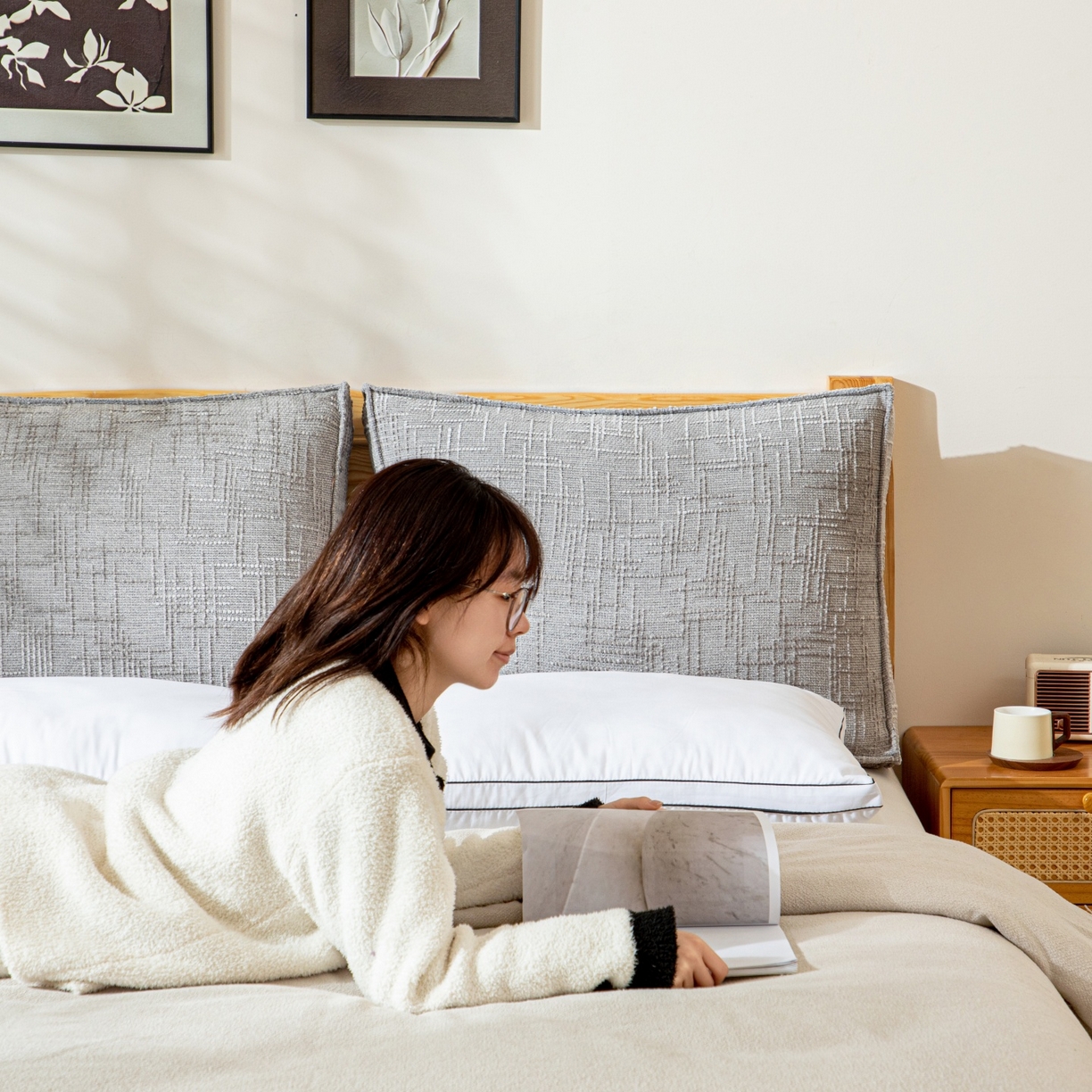 91家纺网 家纺一手货源 找家纺 沐沐家纺 2026新款葵花绒立体面包枕靠背靠垫 浅灰