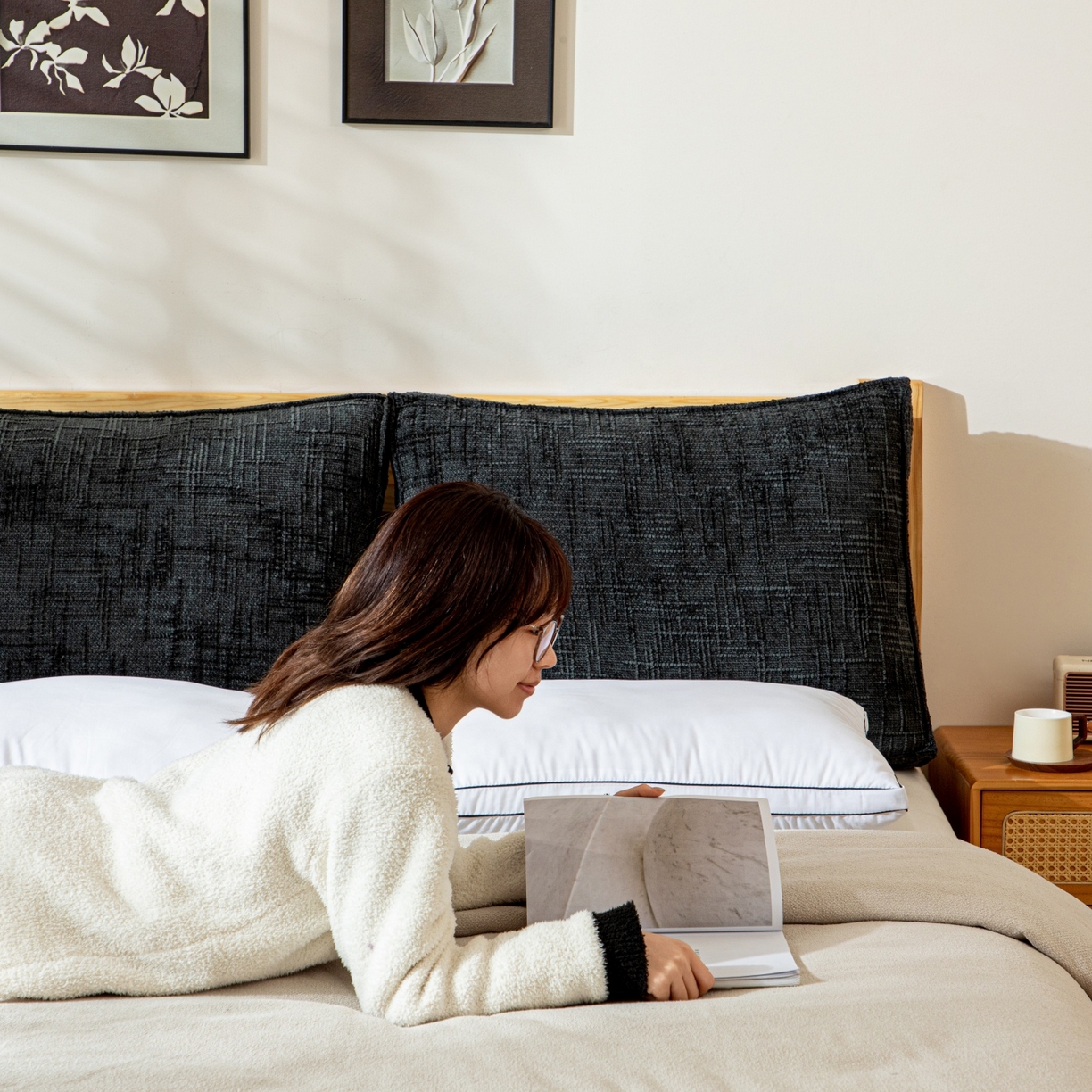 91家纺网 家纺一手货源 找家纺 沐沐家纺 2026新款葵花绒立体面包枕靠背靠垫 黑色