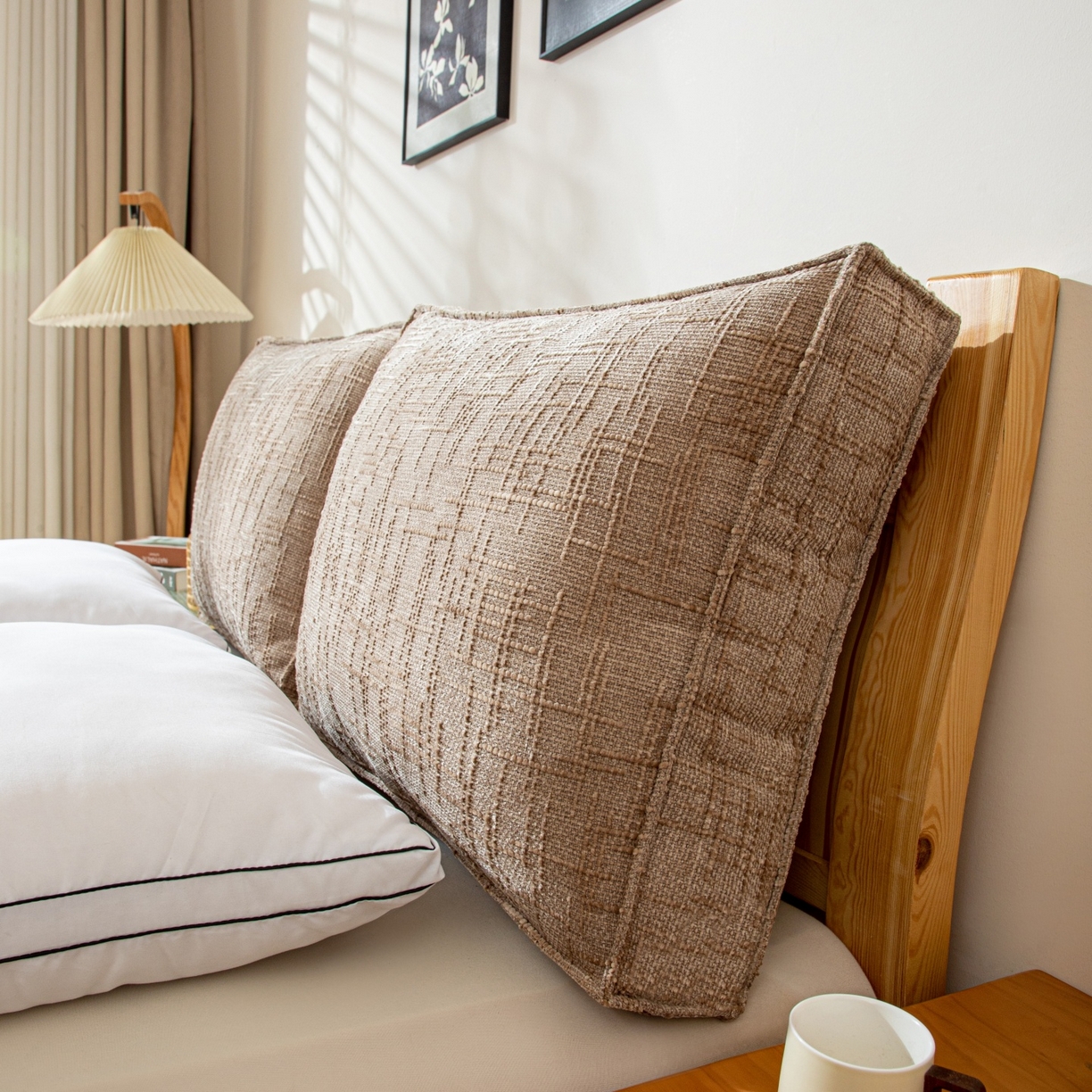 91家纺网 家纺一手货源 找家纺 沐沐家纺 2026新款葵花绒立体面包枕靠背靠垫 浅咖色