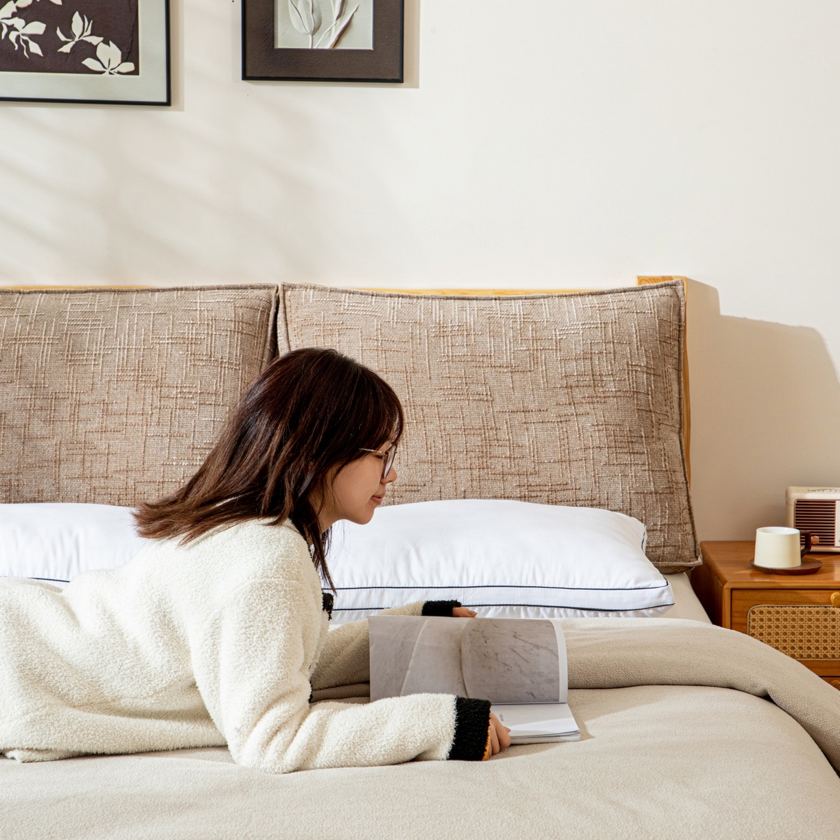 91家纺网 家纺一手货源 找家纺 沐沐家纺 2026新款葵花绒立体面包枕靠背靠垫 浅咖色