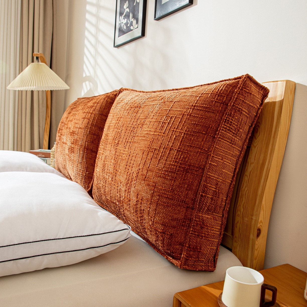 91家纺网 家纺一手货源 找家纺 沐沐家纺 2026新款葵花绒立体面包枕靠背靠垫 梧桐红