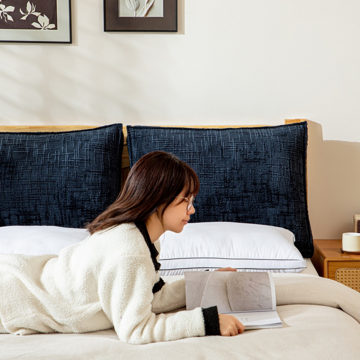 91家纺网 家纺一手货源 找家纺 沐沐家纺 2026新款葵花绒立体面包枕靠背靠垫 深蓝