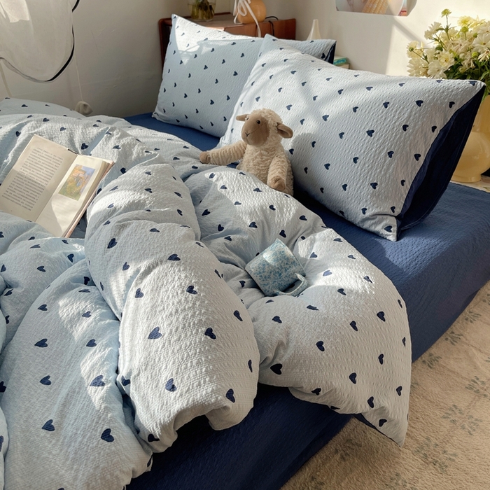 91家纺网 家纺一手货源 找家纺 贝扬思家纺 2026新款高品质A类泡芙纱普通款四件套-110g-(软软糯糯小红书推荐~) 甜心蓝絮