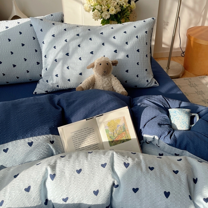 91家纺网 家纺一手货源 找家纺 贝扬思家纺 2026新款高品质A类泡芙纱普通款四件套-110g-(软软糯糯小红书推荐~) 甜心蓝絮