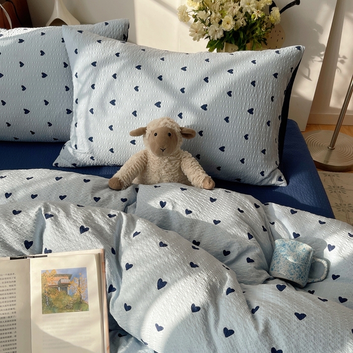 91家纺网 家纺一手货源 找家纺 贝扬思家纺 2026新款高品质A类泡芙纱普通款四件套-110g-(软软糯糯小红书推荐~) 甜心蓝絮