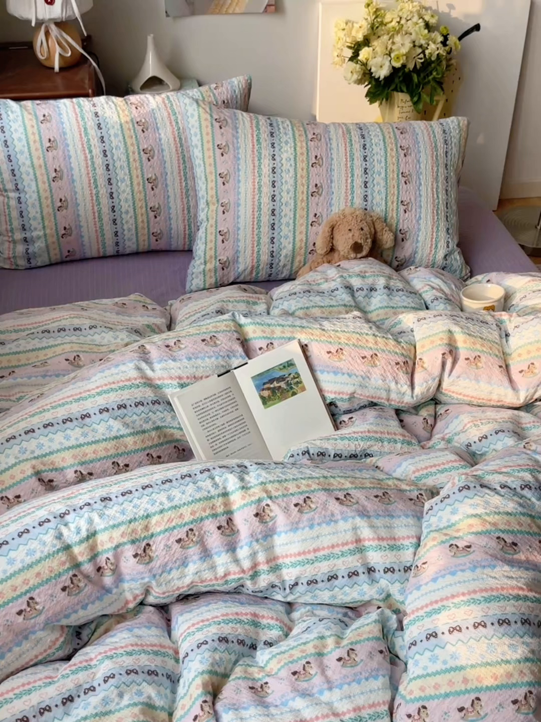 91家纺网 家纺一手货源 找家纺 贝扬思家纺 2026新款高品质A类泡芙纱普通款四件套-110g-(软软糯糯小红书推荐~) 甜心木马卷