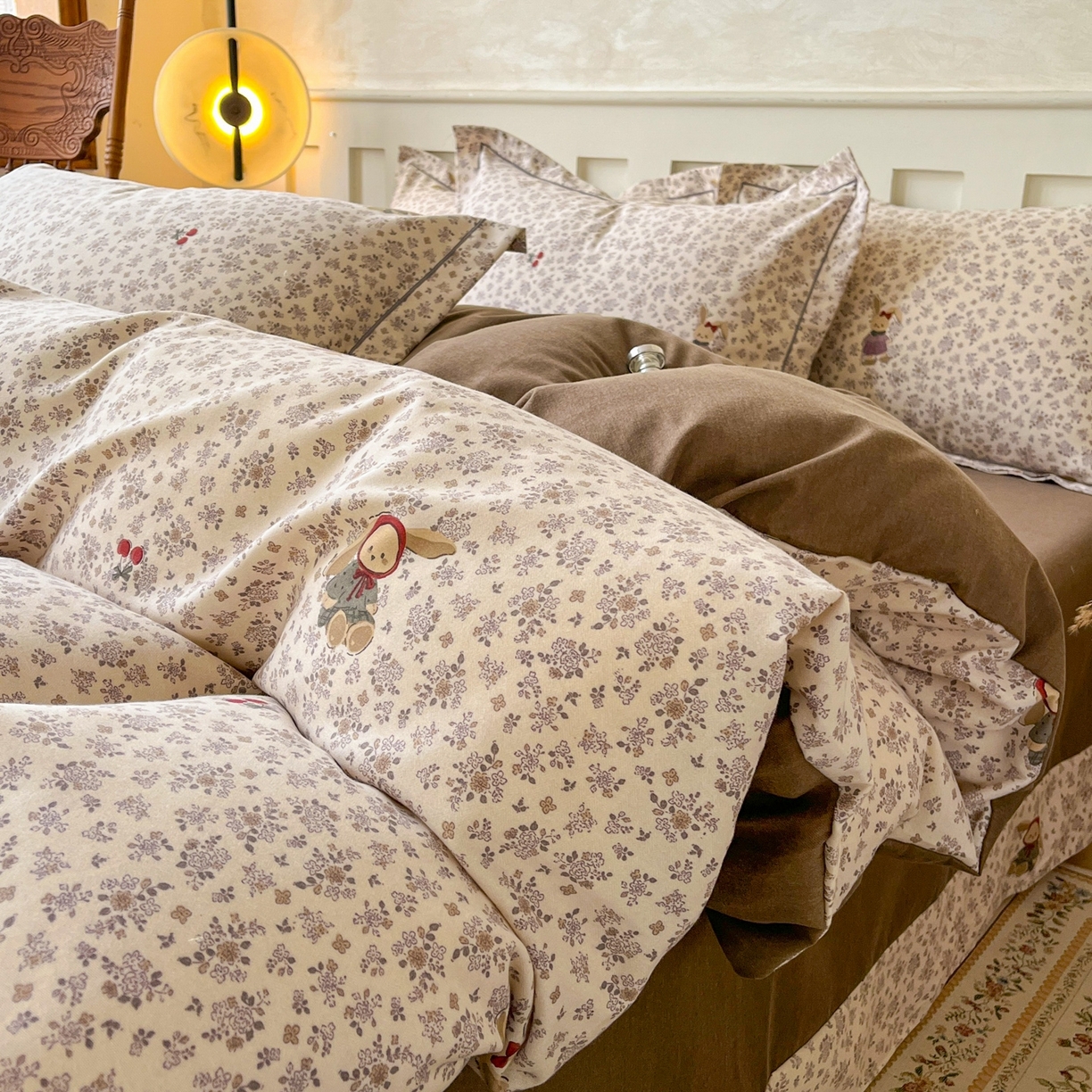 91家纺网 家纺一手货源 找家纺 简约家纺 2025新款全棉磨毛印花单品床单 甜甜兔-咖