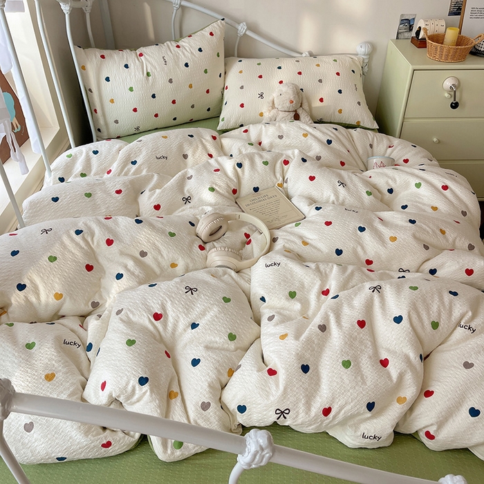 91家纺网 家纺一手货源 找家纺 贝扬思家纺 2026新款高品质A类泡芙纱普通款四件套-110g-(软软糯糯小红书推荐~) 微笑彩心