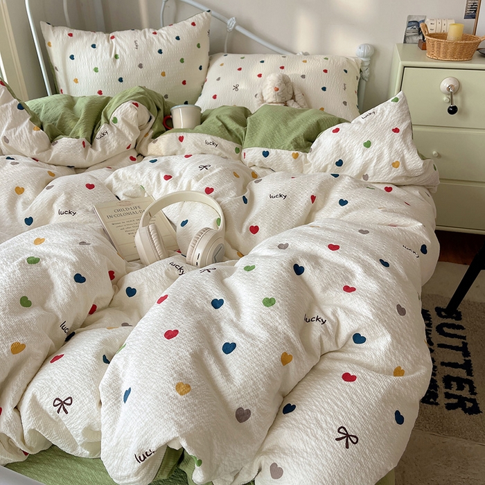 91家纺网 家纺一手货源 找家纺 贝扬思家纺 2026新款高品质A类泡芙纱普通款四件套-110g-(软软糯糯小红书推荐~) 微笑彩心