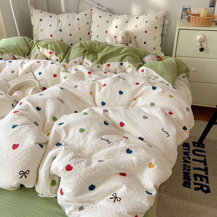 91家纺网 家纺一手货源 找家纺 贝扬思家纺 2026新款高品质A类泡芙纱普通款四件套-110g-(软软糯糯小红书推荐~) 微笑彩心