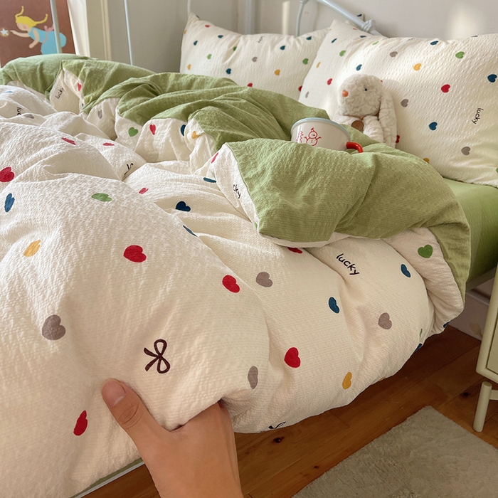 91家纺网 家纺一手货源 找家纺 贝扬思家纺 2026新款高品质A类泡芙纱普通款四件套-110g-(软软糯糯小红书推荐~) 微笑彩心