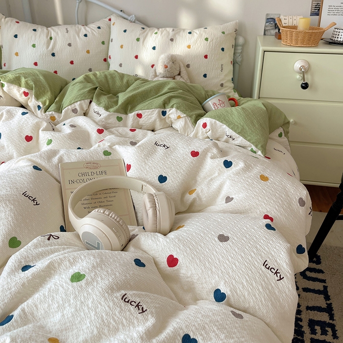 91家纺网 家纺一手货源 找家纺 贝扬思家纺 2026新款高品质A类泡芙纱普通款四件套-110g-(软软糯糯小红书推荐~) 微笑彩心