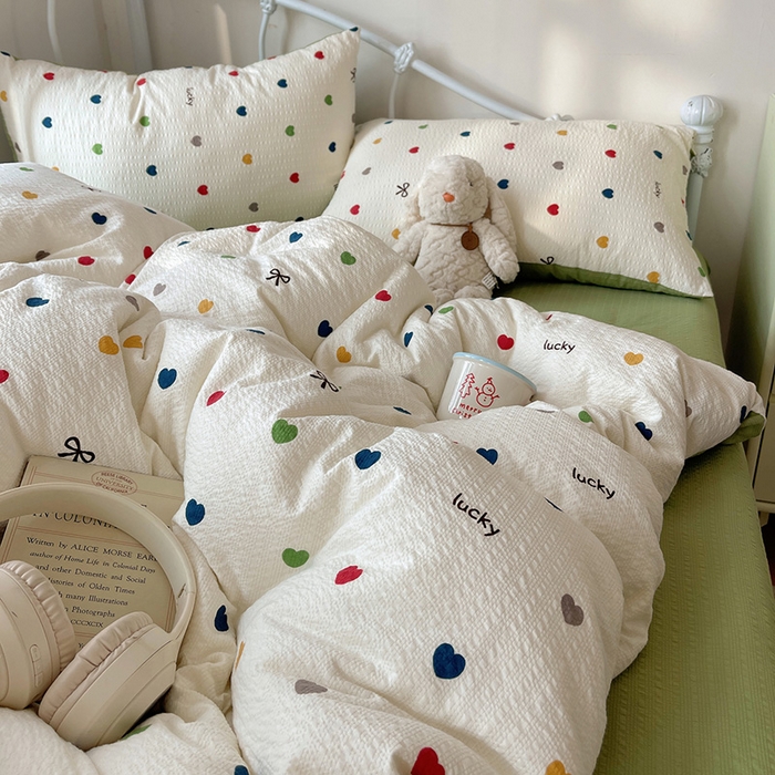 91家纺网 家纺一手货源 找家纺 贝扬思家纺 2026新款高品质A类泡芙纱普通款四件套-110g-(软软糯糯小红书推荐~) 微笑彩心