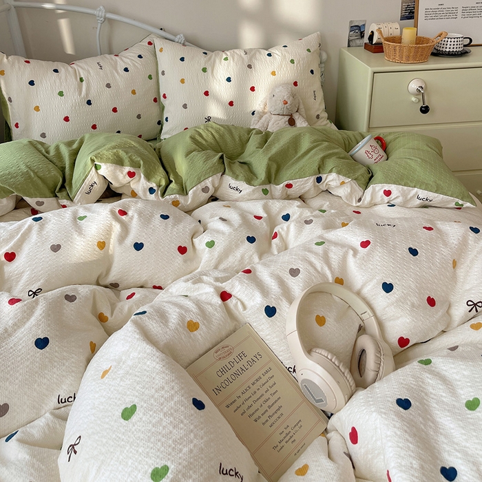 91家纺网 家纺一手货源 找家纺 贝扬思家纺 2026新款高品质A类泡芙纱普通款四件套-110g-(软软糯糯小红书推荐~) 微笑彩心