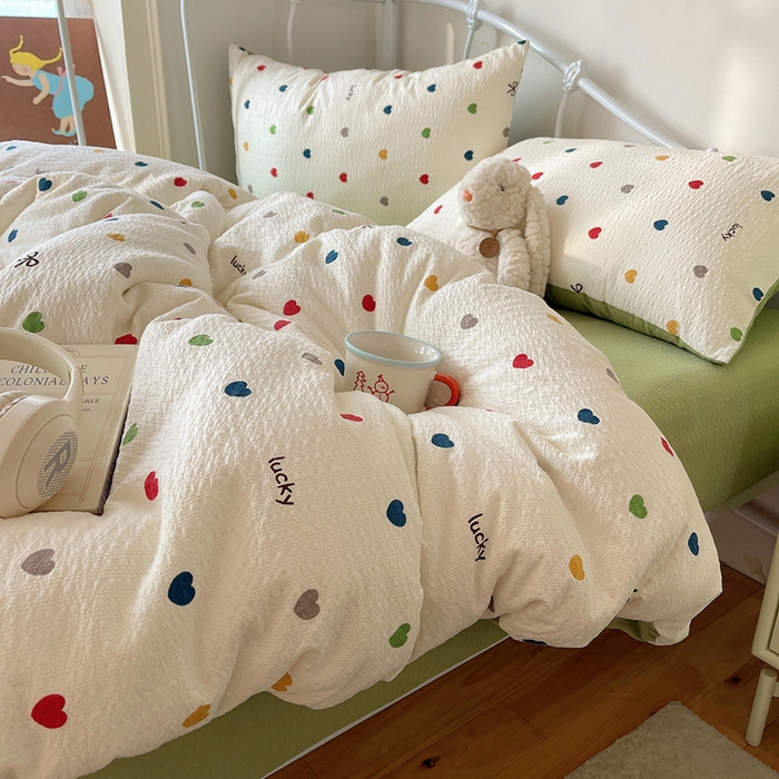 91家纺网 家纺一手货源 找家纺 贝扬思家纺 2026新款高品质A类泡芙纱普通款四件套-110g-(软软糯糯小红书推荐~) 微笑彩心