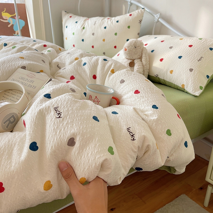 91家纺网 家纺一手货源 找家纺 贝扬思家纺 2026新款高品质A类泡芙纱普通款四件套-110g-(软软糯糯小红书推荐~) 微笑彩心