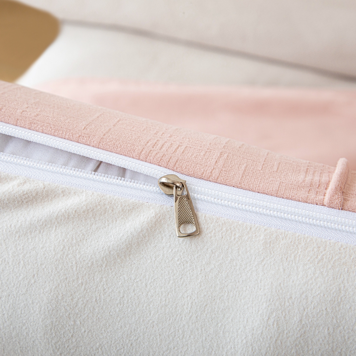 91家纺网 家纺一手货源 找家纺 沐沐家纺 2026新款外贸内销跨境电商德芙绒靠背 胭脂粉