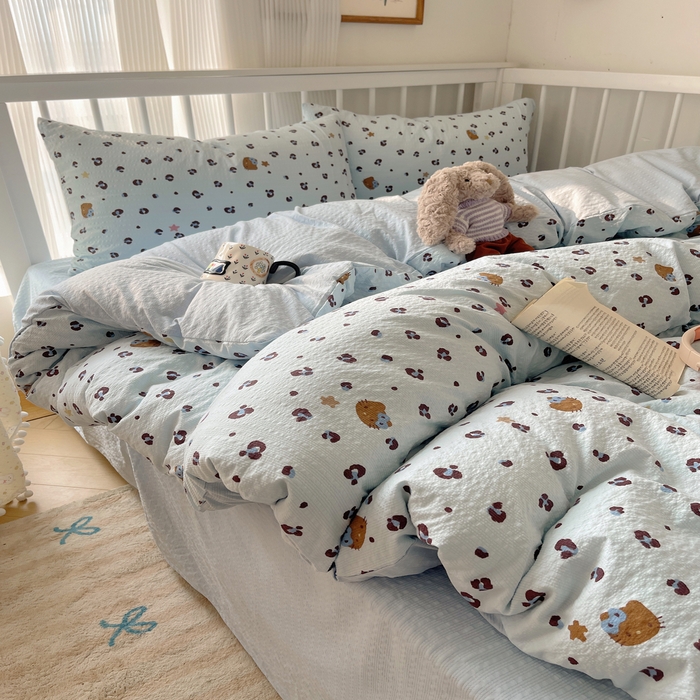 91家纺网 家纺一手货源 找家纺 贝扬思家纺 2026新款高品质A类泡芙纱普通款四件套-110g-(软软糯糯小红书推荐~) 豹纹咪星 蓝