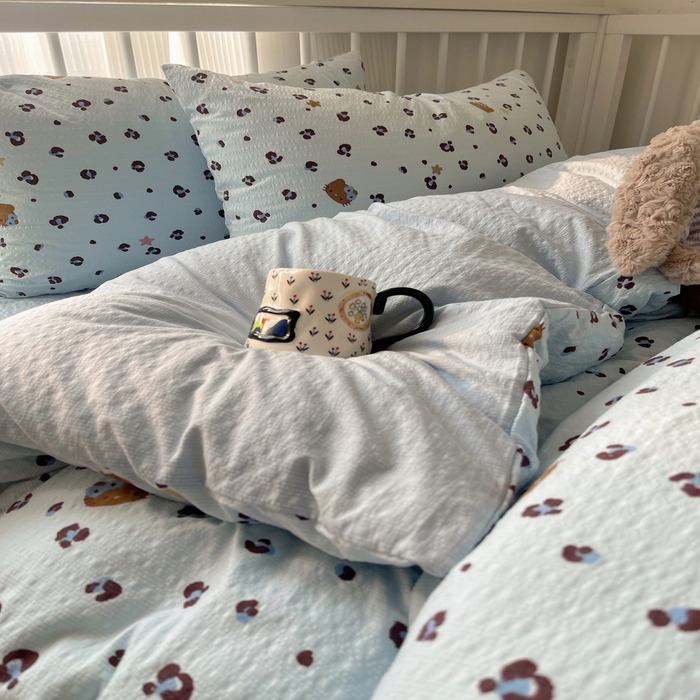 91家纺网 家纺一手货源 找家纺 贝扬思家纺 2026新款高品质A类泡芙纱普通款四件套-110g-(软软糯糯小红书推荐~) 豹纹咪星 蓝