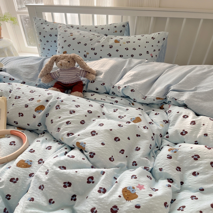 91家纺网 家纺一手货源 找家纺 贝扬思家纺 2026新款高品质A类泡芙纱普通款四件套-110g-(软软糯糯小红书推荐~) 豹纹咪星 蓝