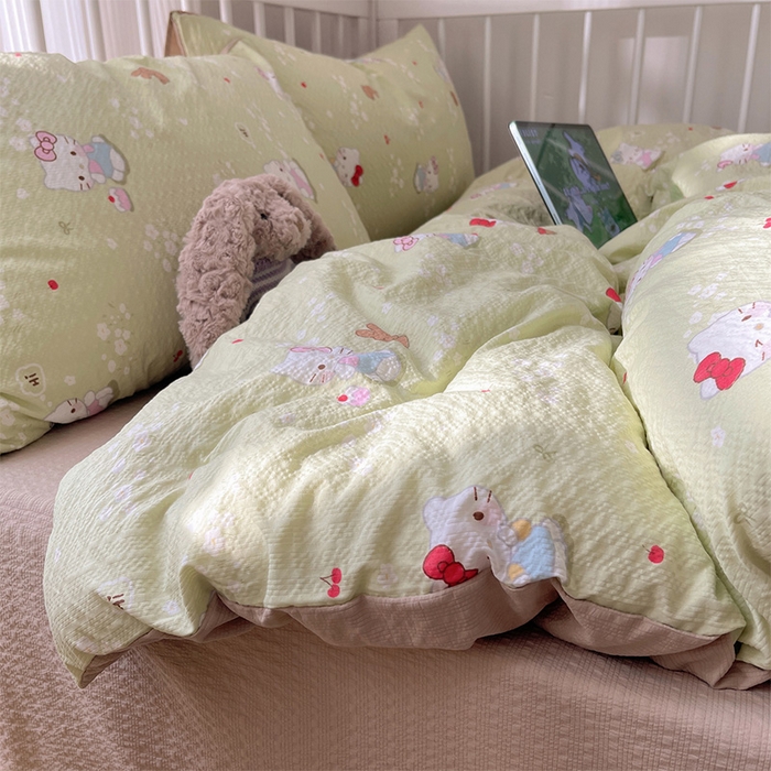 91家纺网 家纺一手货源 找家纺 贝扬思家纺 2026新款高品质A类泡芙纱普通款四件套-110g-(软软糯糯小红书推荐~) 小猫拉车