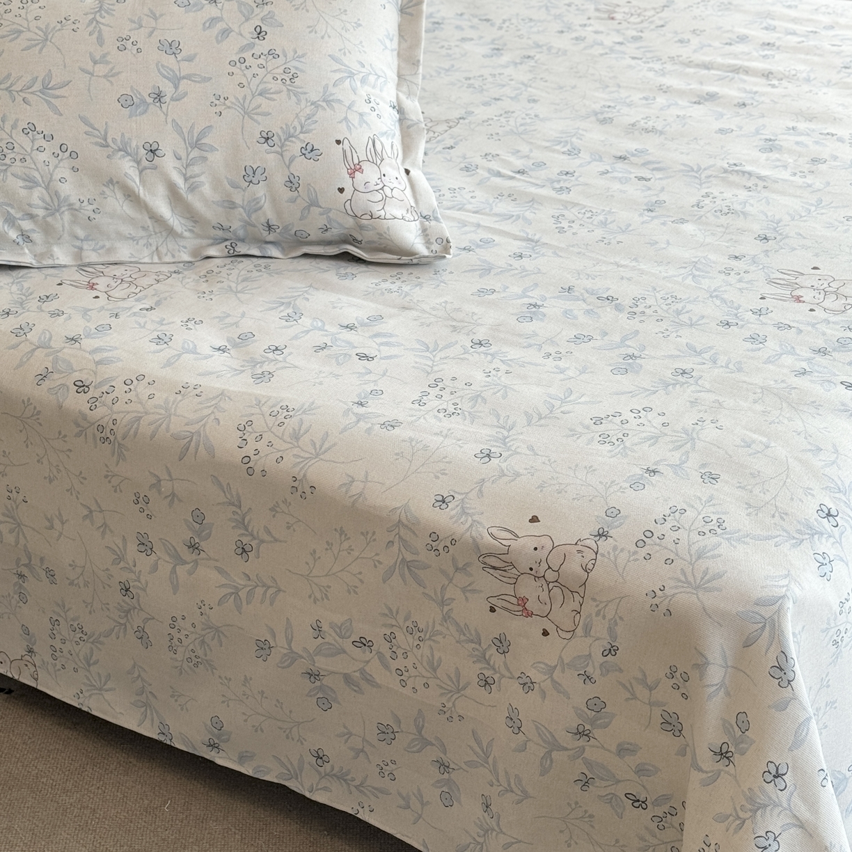 91家纺网 家纺一手货源 找家纺 一隅花田 2026新款麻感粗砂加厚老粗布床单三件套（品牌同款） 爱丽丝