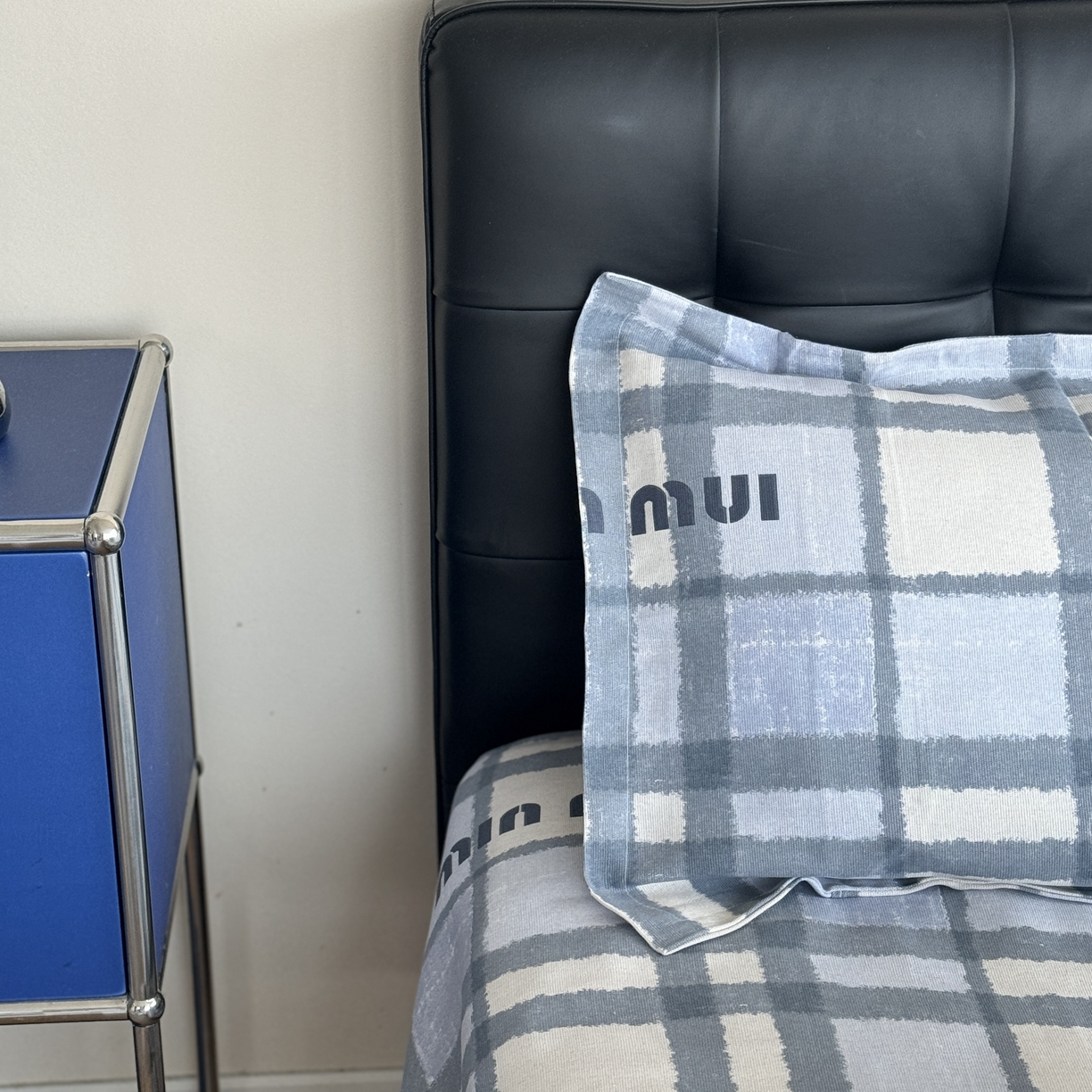 91家纺网 家纺一手货源 找家纺 一隅花田 2026新款麻感粗砂加厚老粗布床单三件套（品牌同款） 简序miu